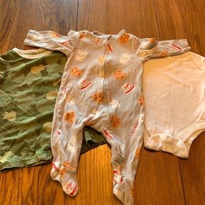 Three pair of onesies\sleeper